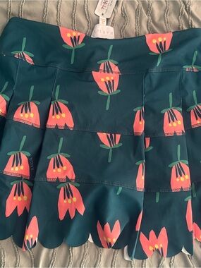 Karlie scallop athletic Kourt skirt skort size small NWT floral